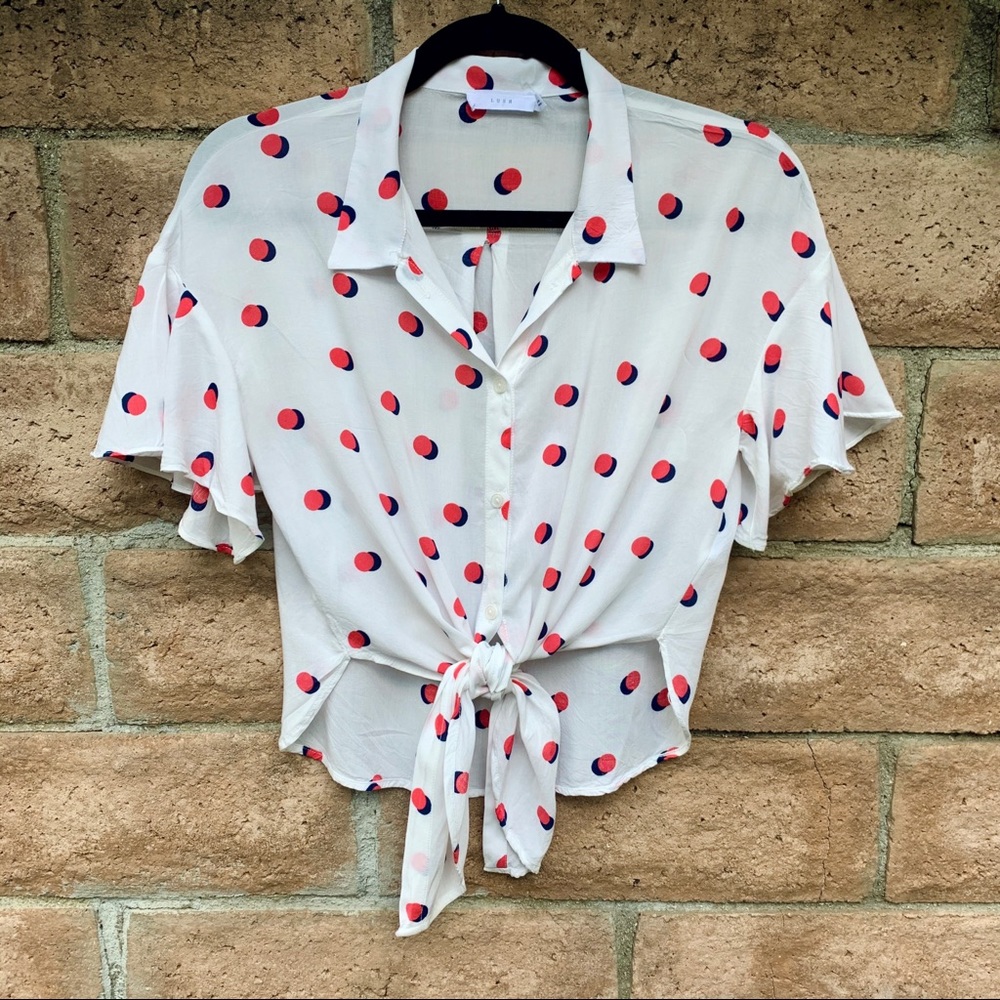 Modern polka dot tie front top